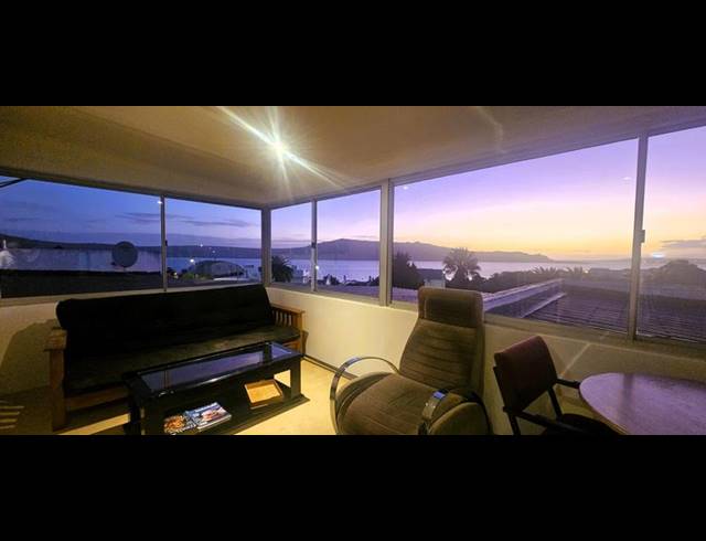 7 BEDROOM HOUSE FOR SALE IN MIDDEDORP